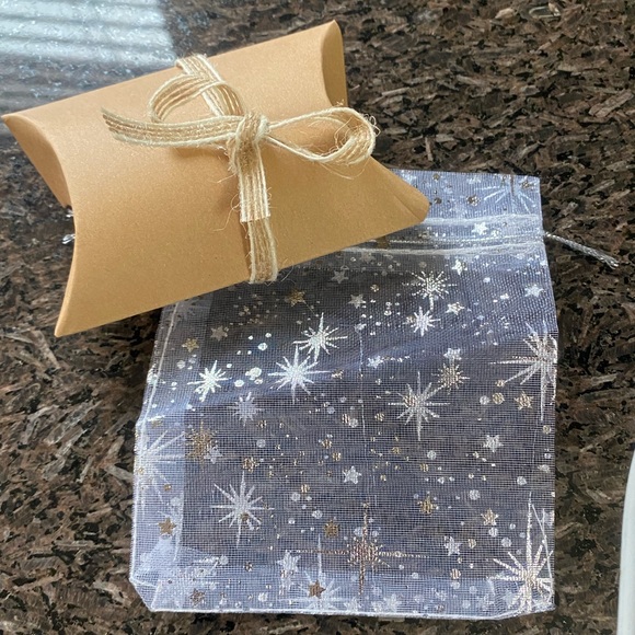 🌸Host Pick🌸Water drop flower earrings. New. - Picture 6 of 6